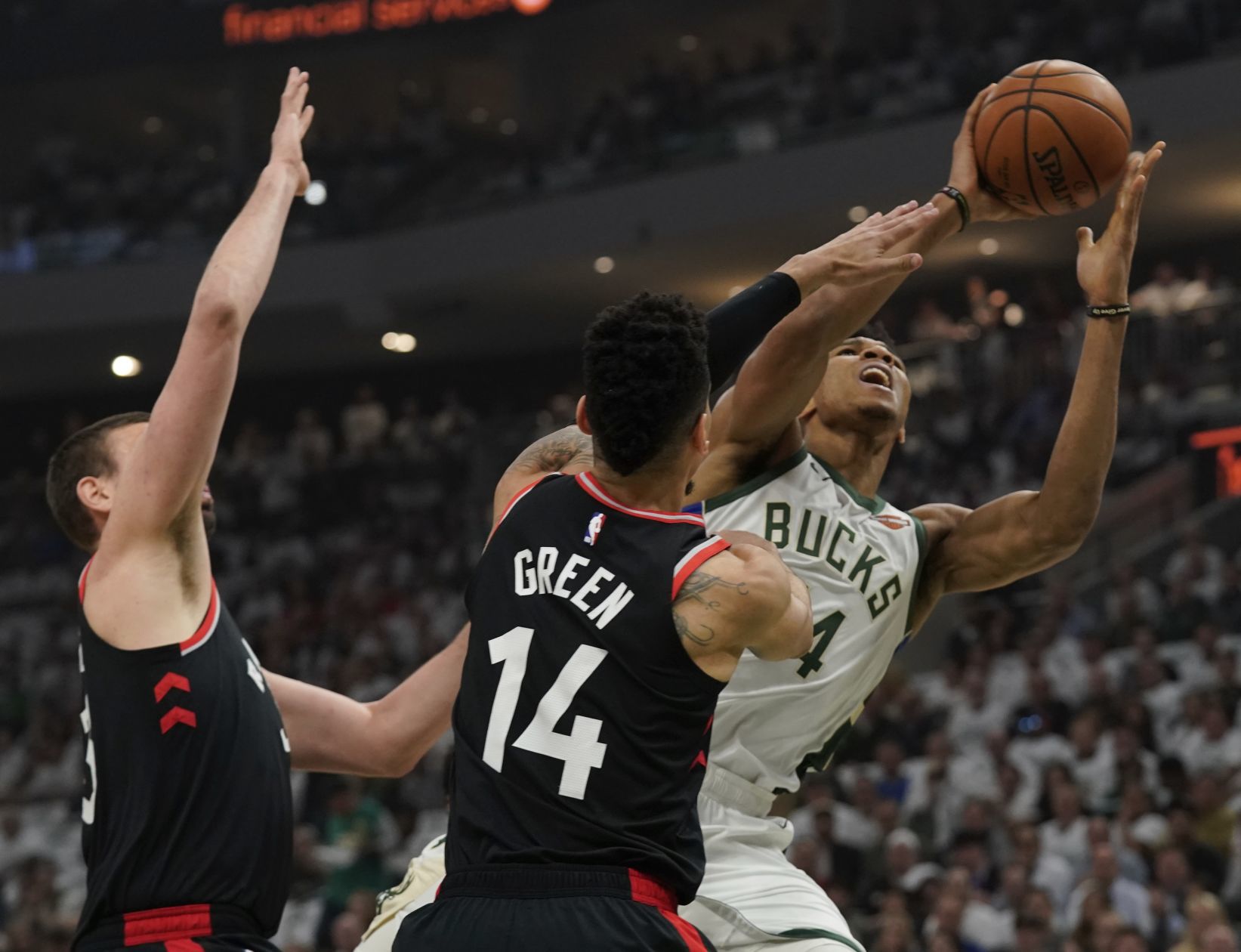 Bucks 108, Raptors 100